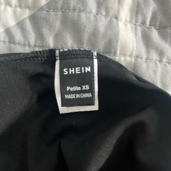 SHEIN asymmetrical top - Picture 2 of 3